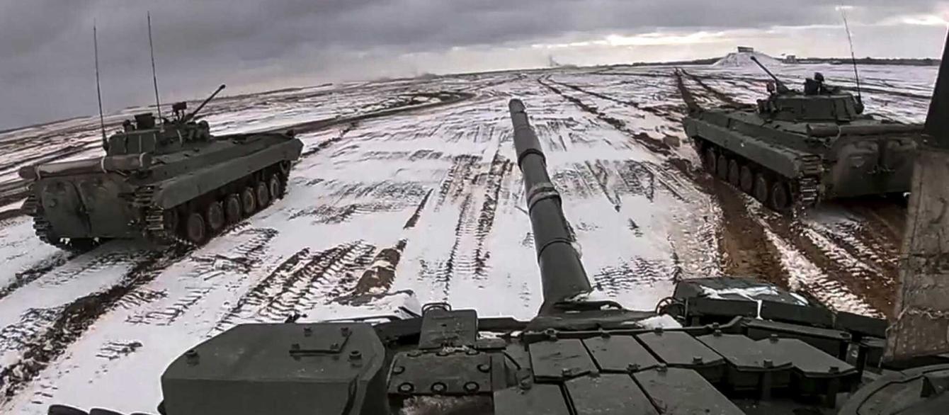 Russian tanks in snow