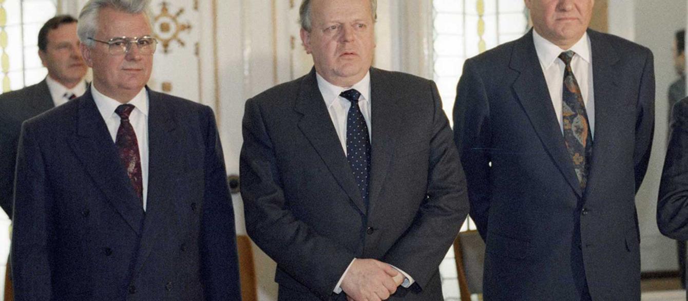 Leonid Kravchuk, Stanislav Shushkevich, and Boris Yeltsin at the fateful meeting in Bialowieza Forest