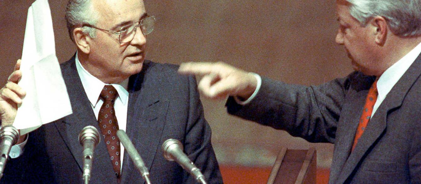 Yeltsin (right) points finger at Gorbachev