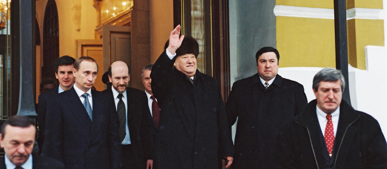 Yeltsin waves goodbye, Dec. 31, 1999