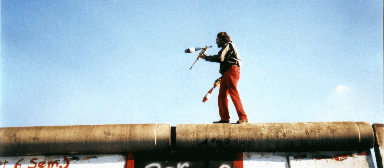 juggling on the Berlin Wall