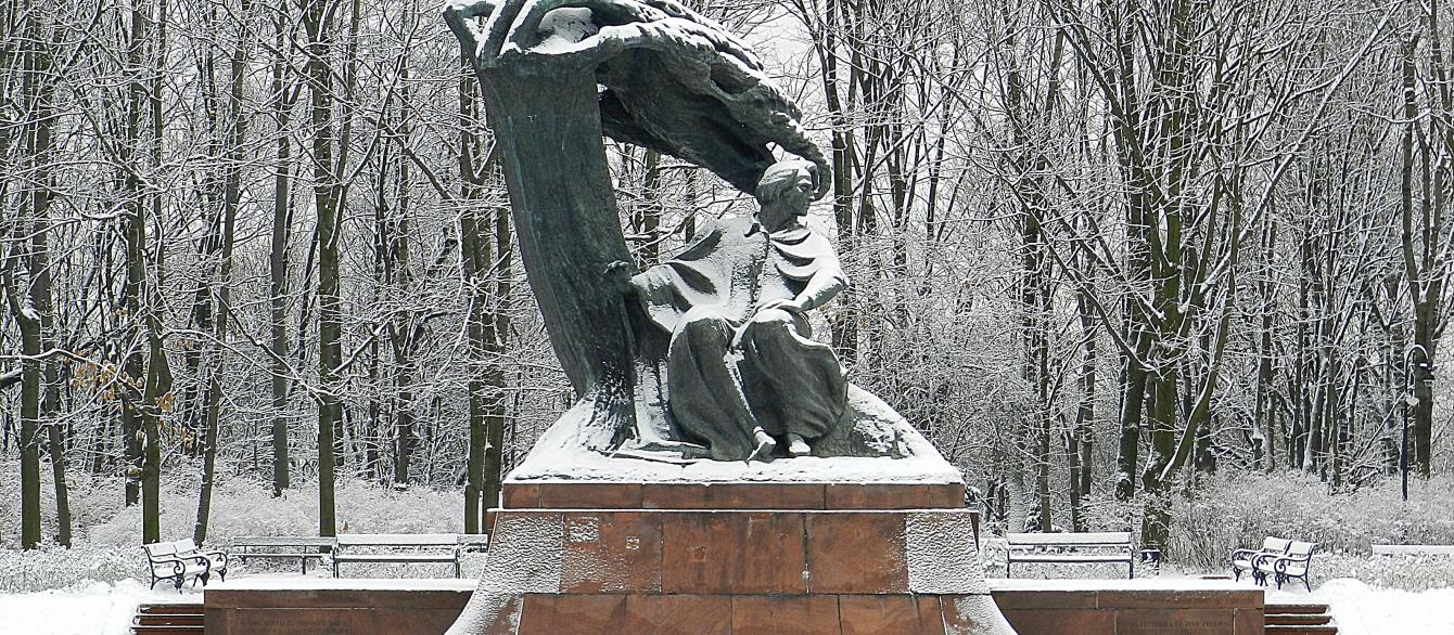 Frédéric Chopin statue in Royal Baths (Łazienki Królewskie) Park in Warsaw