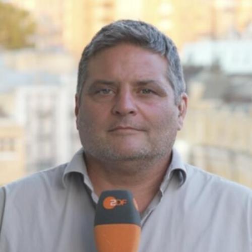 Photo Dara Hassanzedeh