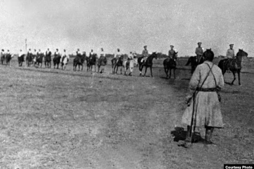 Tsarist army in the steppe of Kazakhstan, 1916. 