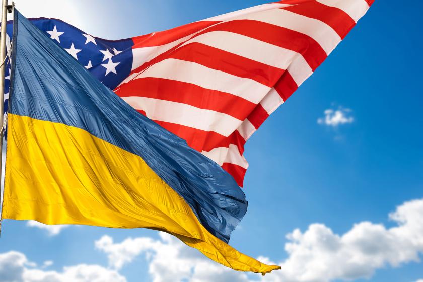 flags of Ukraine adn United States