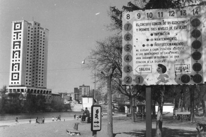 Anti-war and anti-NATO graffiti in Valladolid, 1986 